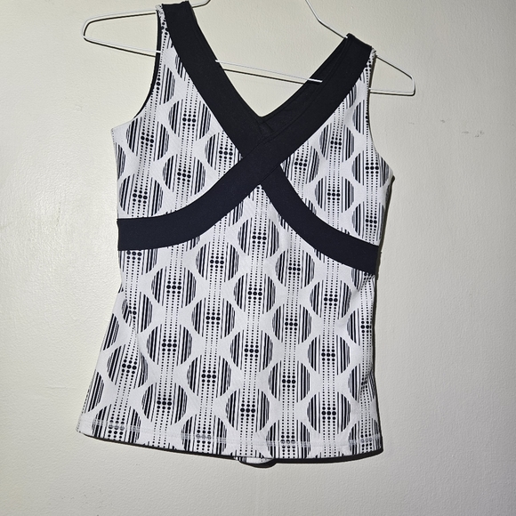 Lululemon Activewear top - Picture 2 of 6